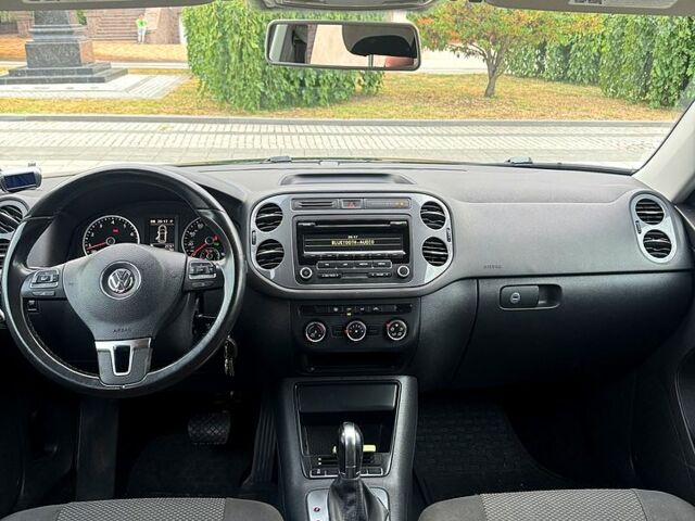 Чорний Фольксваген Тігуан, об'ємом двигуна 2 л та пробігом 229 тис. км за 10500 $, фото 8 на Automoto.ua