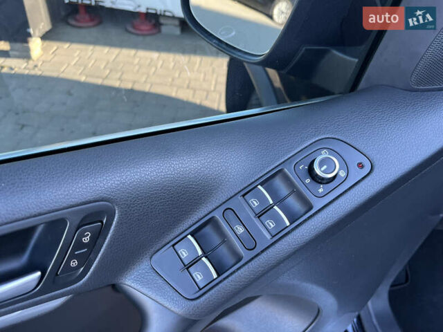 Чорний Фольксваген Тігуан, об'ємом двигуна 2 л та пробігом 159 тис. км за 14950 $, фото 12 на Automoto.ua