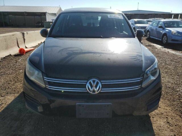 Черный Фольксваген Тигуан, объемом двигателя 2 л и пробегом 118 тыс. км за 1200 $, фото 4 на Automoto.ua