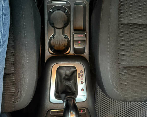 Чорний Фольксваген Тігуан, об'ємом двигуна 1.97 л та пробігом 266 тис. км за 15000 $, фото 28 на Automoto.ua