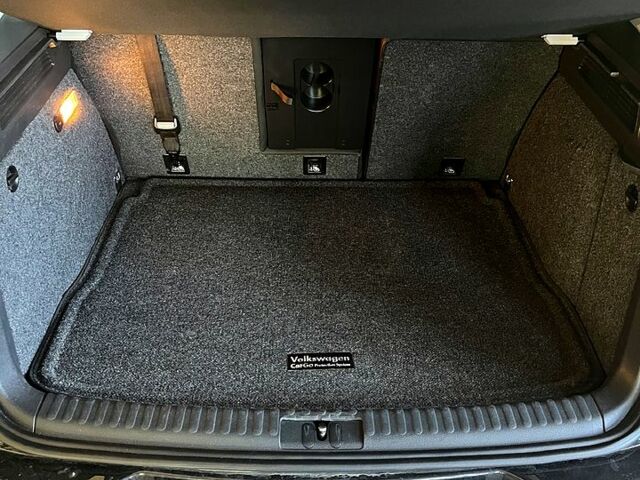 Чорний Фольксваген Тігуан, об'ємом двигуна 2 л та пробігом 261 тис. км за 13000 $, фото 6 на Automoto.ua