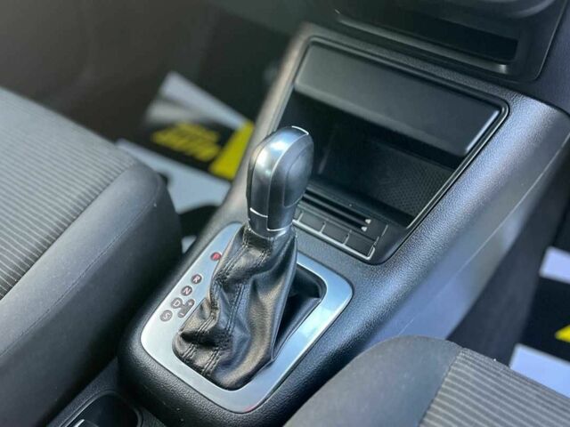 Чорний Фольксваген Тігуан, об'ємом двигуна 2 л та пробігом 200 тис. км за 10999 $, фото 15 на Automoto.ua