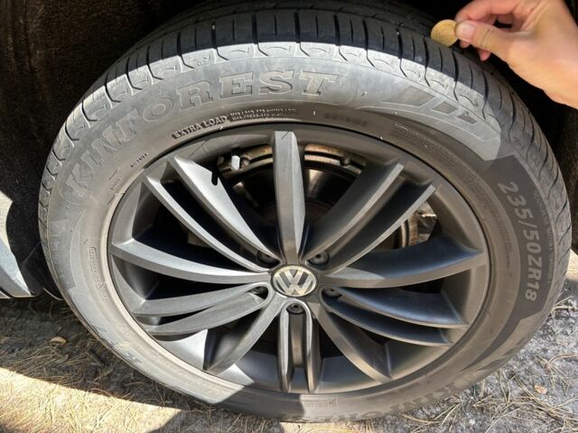 Черный Фольксваген Тигуан, объемом двигателя 2 л и пробегом 230 тыс. км за 13500 $, фото 3 на Automoto.ua