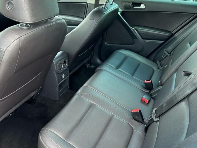 Черный Фольксваген Тигуан, объемом двигателя 2 л и пробегом 252 тыс. км за 10300 $, фото 15 на Automoto.ua