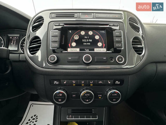 Чорний Фольксваген Тігуан, об'ємом двигуна 1.98 л та пробігом 168 тис. км за 13750 $, фото 99 на Automoto.ua