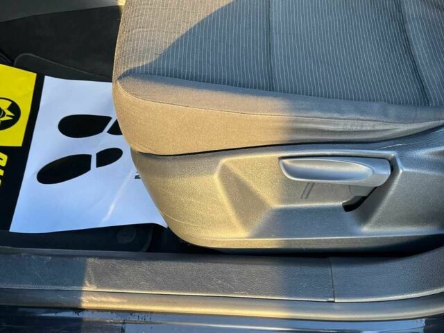 Чорний Фольксваген Тігуан, об'ємом двигуна 2 л та пробігом 200 тис. км за 10999 $, фото 20 на Automoto.ua