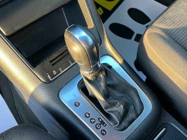 Чорний Фольксваген Тігуан, об'ємом двигуна 2 л та пробігом 200 тис. км за 10999 $, фото 14 на Automoto.ua