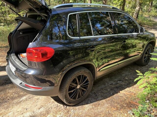 Черный Фольксваген Тигуан, объемом двигателя 2 л и пробегом 230 тыс. км за 13500 $, фото 2 на Automoto.ua