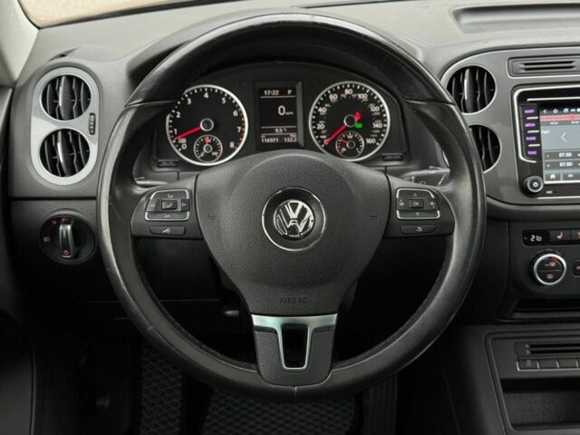 Черный Фольксваген Тигуан, объемом двигателя 2 л и пробегом 116 тыс. км за 11900 $, фото 11 на Automoto.ua