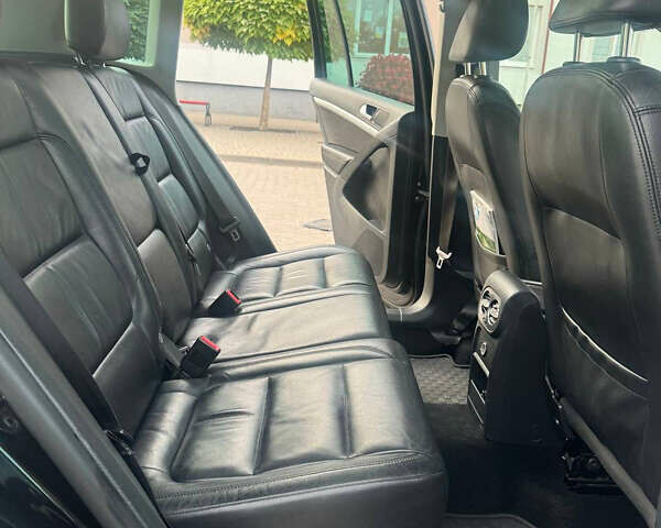 Чорний Фольксваген Тігуан, об'ємом двигуна 2 л та пробігом 260 тис. км за 13000 $, фото 8 на Automoto.ua