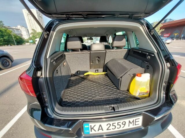 Черный Фольксваген Тигуан, объемом двигателя 2 л и пробегом 172 тыс. км за 12999 $, фото 7 на Automoto.ua