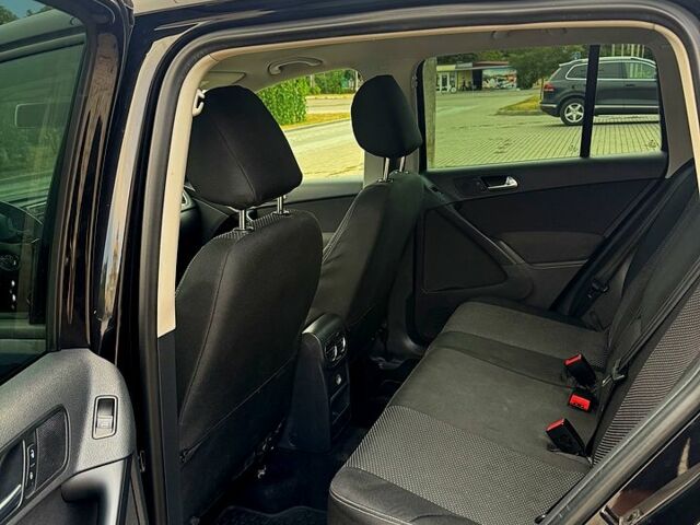 Чорний Фольксваген Тігуан, об'ємом двигуна 2 л та пробігом 229 тис. км за 10500 $, фото 10 на Automoto.ua