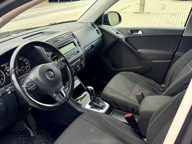 Чорний Фольксваген Тігуан, об'ємом двигуна 2 л та пробігом 229 тис. км за 10500 $, фото 11 на Automoto.ua