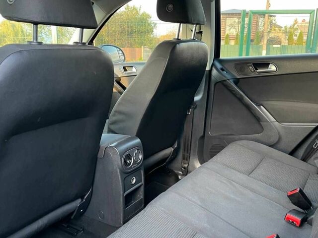 Чорний Фольксваген Тігуан, об'ємом двигуна 2 л та пробігом 200 тис. км за 10999 $, фото 21 на Automoto.ua