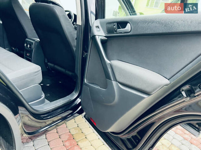 Чорний Фольксваген Тігуан, об'ємом двигуна 0 л та пробігом 240 тис. км за 11500 $, фото 17 на Automoto.ua