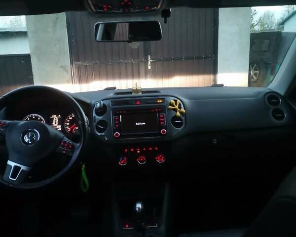 Черный Фольксваген Тигуан, объемом двигателя 1.98 л и пробегом 180 тыс. км за 11850 $, фото 4 на Automoto.ua