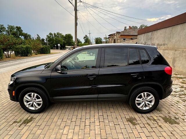 Чорний Фольксваген Тігуан, об'ємом двигуна 2 л та пробігом 229 тис. км за 10500 $, фото 2 на Automoto.ua
