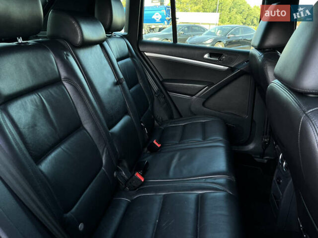 Чорний Фольксваген Тігуан, об'ємом двигуна 2 л та пробігом 159 тис. км за 14950 $, фото 29 на Automoto.ua