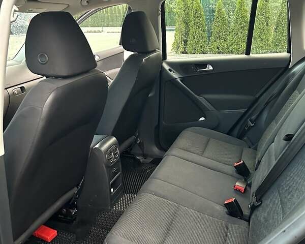 Черный Фольксваген Тигуан, объемом двигателя 2 л и пробегом 124 тыс. км за 11800 $, фото 9 на Automoto.ua