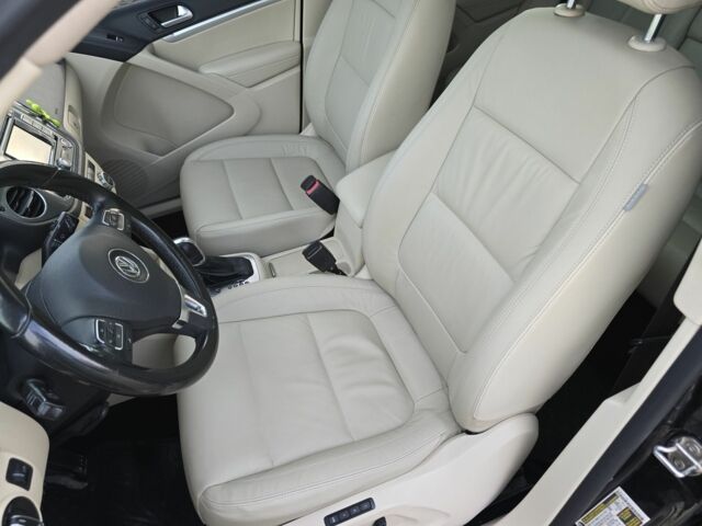 Чорний Фольксваген Тігуан, об'ємом двигуна 2 л та пробігом 194 тис. км за 12499 $, фото 12 на Automoto.ua