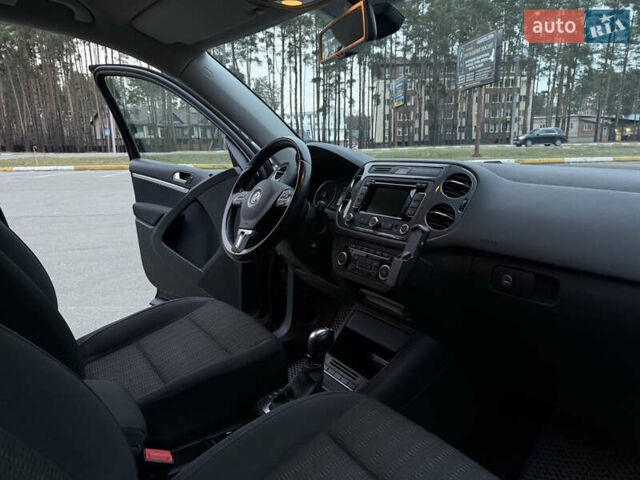 Чорний Фольксваген Тігуан, об'ємом двигуна 1.97 л та пробігом 266 тис. км за 15000 $, фото 13 на Automoto.ua