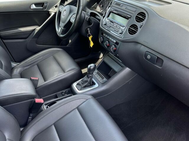 Черный Фольксваген Тигуан, объемом двигателя 2 л и пробегом 252 тыс. км за 10300 $, фото 8 на Automoto.ua