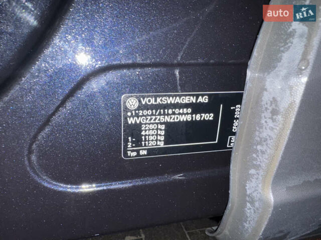 Черный Фольксваген Тигуан, объемом двигателя 2 л и пробегом 201 тыс. км за 15550 $, фото 27 на Automoto.ua