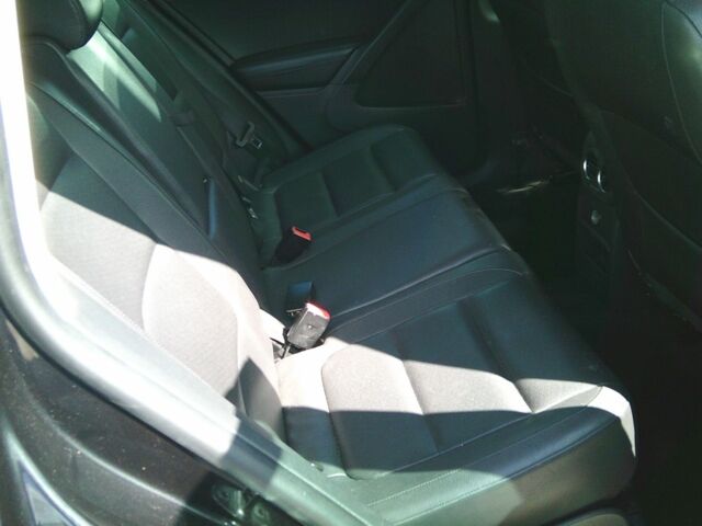 Чорний Фольксваген Тігуан, об'ємом двигуна 2 л та пробігом 156 тис. км за 7000 $, фото 7 на Automoto.ua