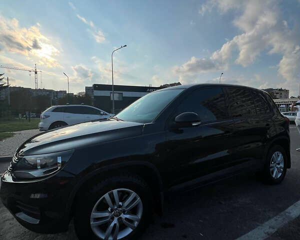 Черный Фольксваген Тигуан, объемом двигателя 1.98 л и пробегом 250 тыс. км за 10000 $, фото 9 на Automoto.ua