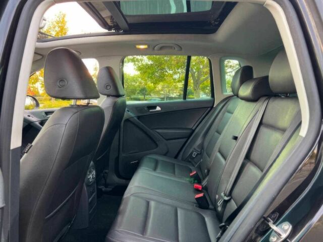 Черный Фольксваген Тигуан, объемом двигателя 2 л и пробегом 87 тыс. км за 8500 $, фото 10 на Automoto.ua