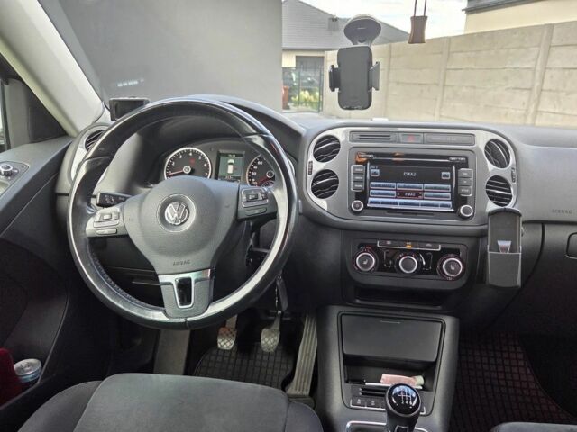 Черный Фольксваген Тигуан, объемом двигателя 1.4 л и пробегом 170 тыс. км за 8650 $, фото 18 на Automoto.ua