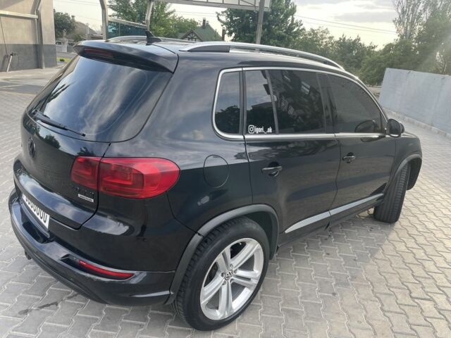 Черный Фольксваген Тигуан, объемом двигателя 2 л и пробегом 246 тыс. км за 9000 $, фото 4 на Automoto.ua