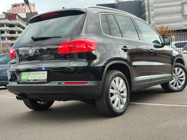 Чорний Фольксваген Тігуан, об'ємом двигуна 2 л та пробігом 150 тис. км за 18799 $, фото 5 на Automoto.ua