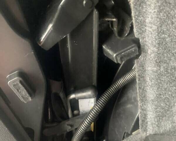 Чорний Фольксваген Тігуан, об'ємом двигуна 1.98 л та пробігом 180 тис. км за 14000 $, фото 6 на Automoto.ua