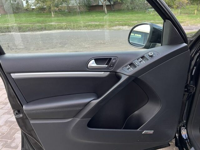 Черный Фольксваген Тигуан, объемом двигателя 2 л и пробегом 140 тыс. км за 13500 $, фото 13 на Automoto.ua