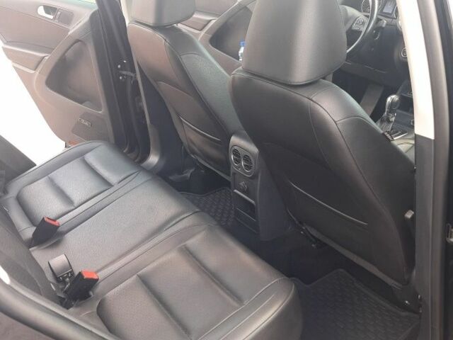 Черный Фольксваген Тигуан, объемом двигателя 2 л и пробегом 224 тыс. км за 11500 $, фото 4 на Automoto.ua