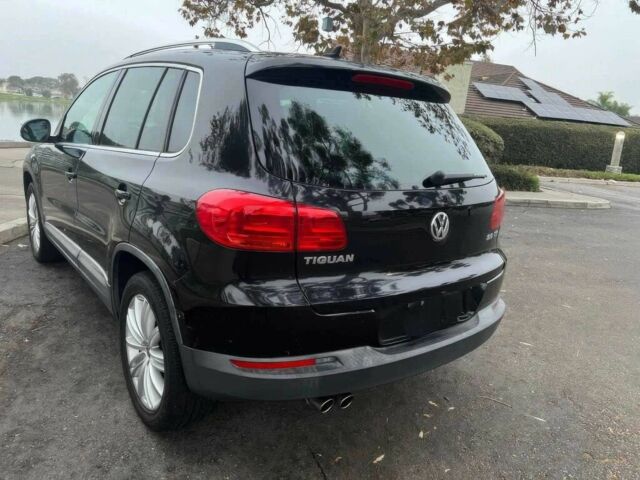 Черный Фольксваген Тигуан, объемом двигателя 2 л и пробегом 84 тыс. км за 2200 $, фото 4 на Automoto.ua