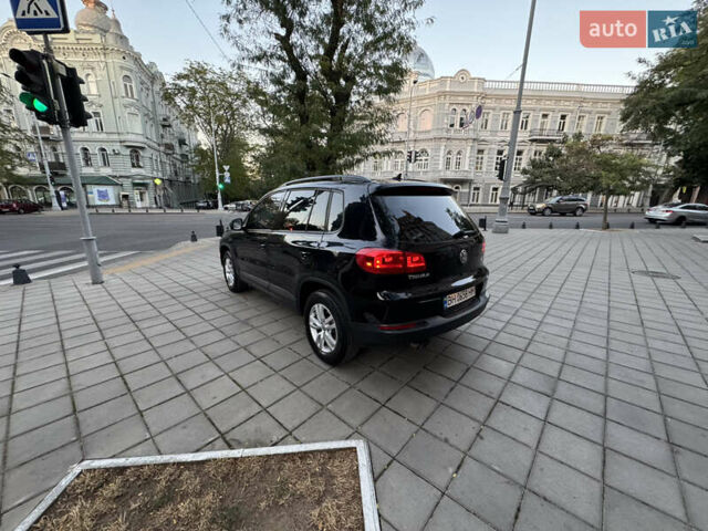 Черный Фольксваген Тигуан, объемом двигателя 1.98 л и пробегом 82 тыс. км за 12800 $, фото 2 на Automoto.ua