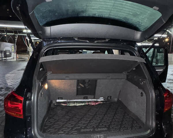 Чорний Фольксваген Тігуан, об'ємом двигуна 2 л та пробігом 291 тис. км за 17000 $, фото 6 на Automoto.ua