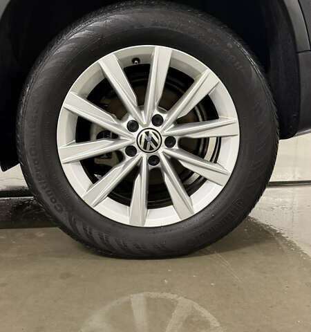 Черный Фольксваген Тигуан, объемом двигателя 1.98 л и пробегом 94 тыс. км за 12700 $, фото 26 на Automoto.ua