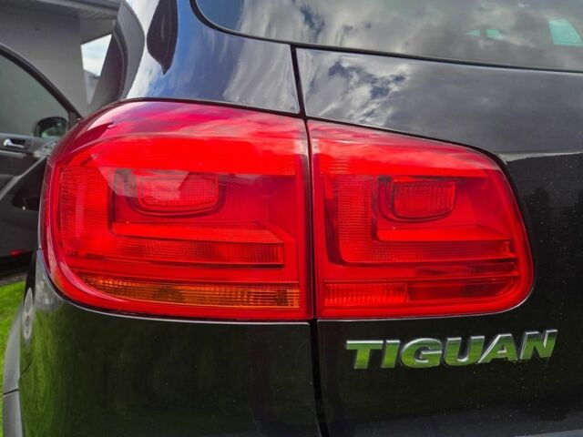 Черный Фольксваген Тигуан, объемом двигателя 1.4 л и пробегом 170 тыс. км за 8650 $, фото 5 на Automoto.ua