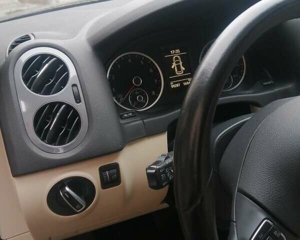 Чорний Фольксваген Тігуан, об'ємом двигуна 2 л та пробігом 99 тис. км за 15000 $, фото 6 на Automoto.ua