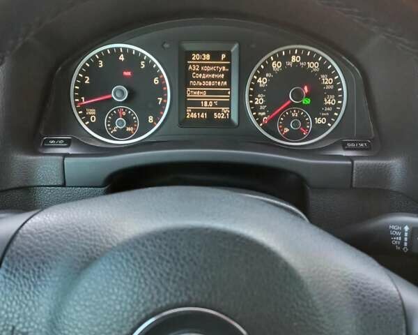 Чорний Фольксваген Тігуан, об'ємом двигуна 1.98 л та пробігом 246 тис. км за 12500 $, фото 2 на Automoto.ua