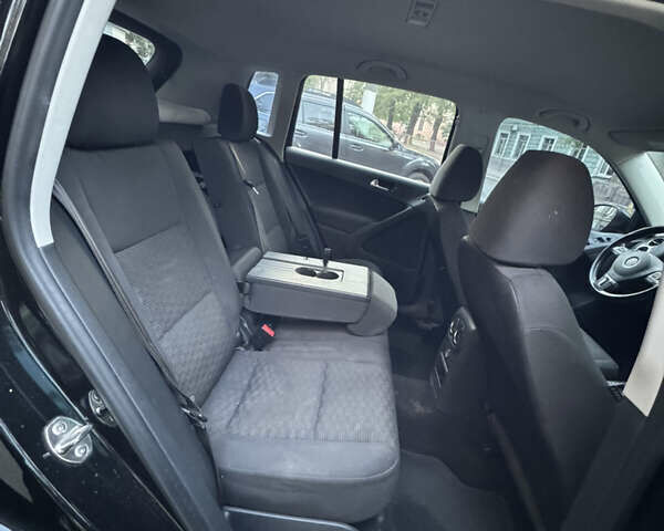 Черный Фольксваген Тигуан, объемом двигателя 1.98 л и пробегом 82 тыс. км за 12800 $, фото 18 на Automoto.ua