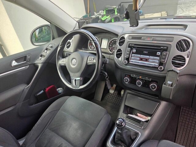 Черный Фольксваген Тигуан, объемом двигателя 1.4 л и пробегом 170 тыс. км за 8650 $, фото 9 на Automoto.ua