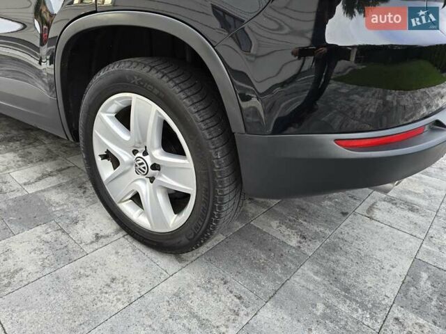 Чорний Фольксваген Тігуан, об'ємом двигуна 2 л та пробігом 169 тис. км за 13550 $, фото 21 на Automoto.ua