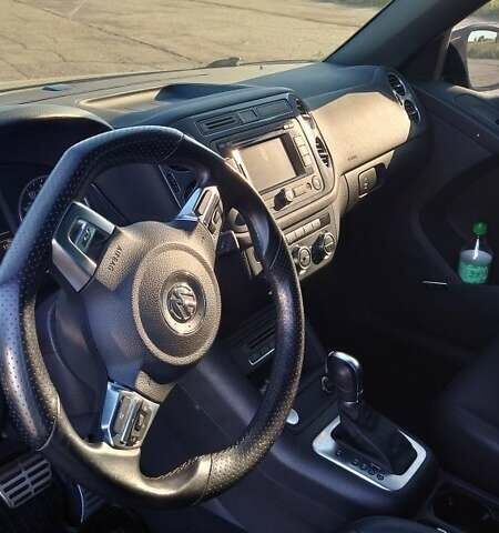 Черный Фольксваген Тигуан, объемом двигателя 2 л и пробегом 126 тыс. км за 14250 $, фото 4 на Automoto.ua