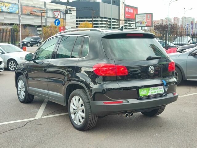 Чорний Фольксваген Тігуан, об'ємом двигуна 2 л та пробігом 150 тис. км за 18799 $, фото 14 на Automoto.ua