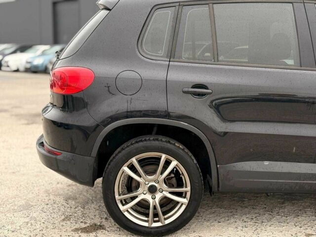 Черный Фольксваген Тигуан, объемом двигателя 2 л и пробегом 153 тыс. км за 10940 $, фото 6 на Automoto.ua