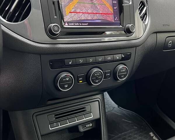 Чорний Фольксваген Тігуан, об'ємом двигуна 1.98 л та пробігом 174 тис. км за 12750 $, фото 79 на Automoto.ua